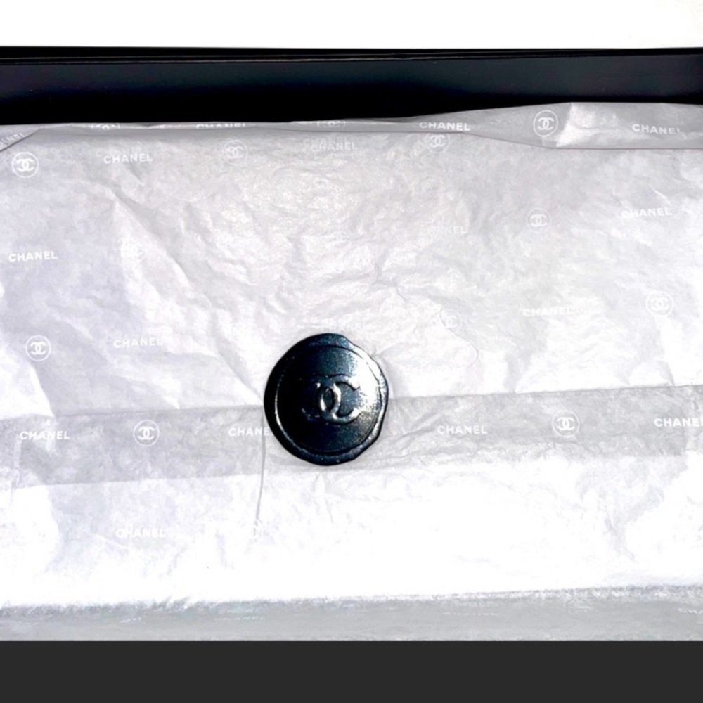 Chanel Empty Box with Paper - Picture 3 of 3